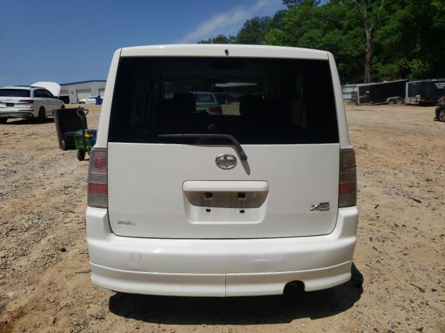 JTLKT324454029720 - 2005 TOYOTA SCION XB WHITE photo 6