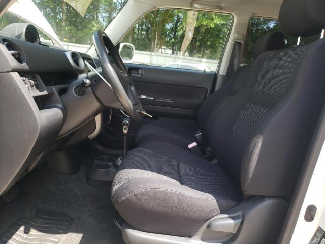 JTLKT324454029720 - 2005 TOYOTA SCION XB WHITE photo 7