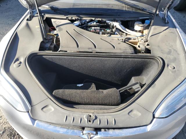 5YJSA1E21JF281718 - 2018 TESLA MODEL S 银色 照片 11