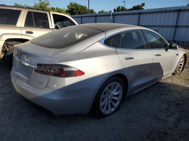5YJSA1E21JF281718 - 2018 TESLA MODEL S 银色 照片 3