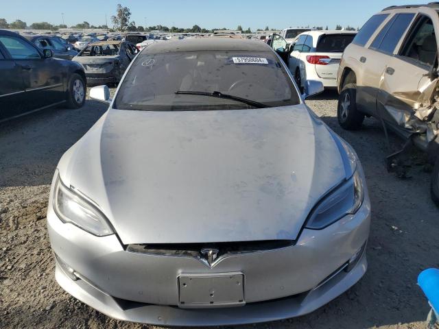 5YJSA1E21JF281718 - 2018 TESLA MODEL S 银色 照片 5