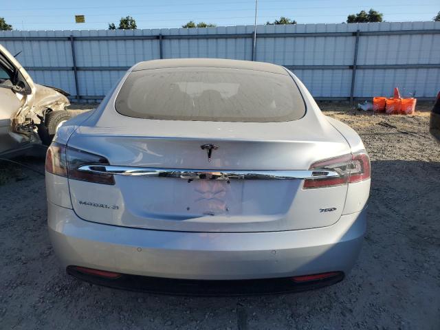 5YJSA1E21JF281718 - 2018 TESLA MODEL S 银色 照片 6
