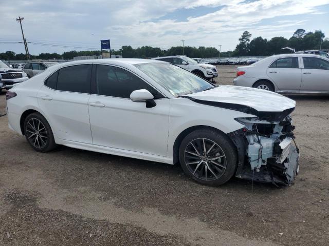 4T1G11AK3RU857643 - 2024 TOYOTA CAMRY SE NIGHT SHADE WHITE photo 4