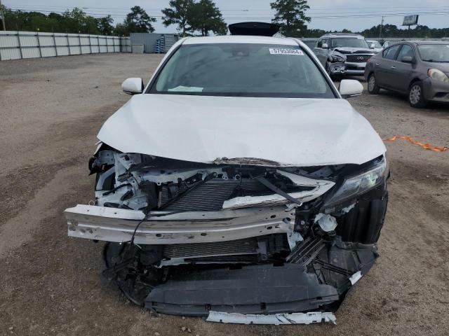 4T1G11AK3RU857643 - 2024 TOYOTA CAMRY SE NIGHT SHADE WHITE photo 5