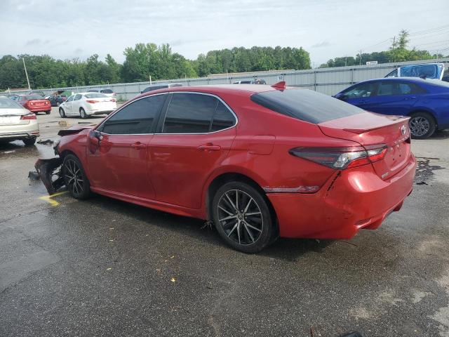 4T1T11AK3PU114668 - 2023 TOYOTA CAMRY SE NIGHT SHADE RED photo 2