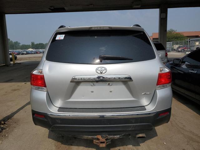 5TDBK3EH3CS165612 - 2012 TOYOTA HIGHLANDER BASE SILVER photo 6