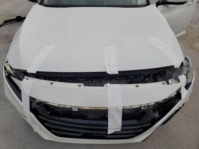 1HGCV1F19JA052776 - 2018 HONDA ACCORD LX WHITE photo 11