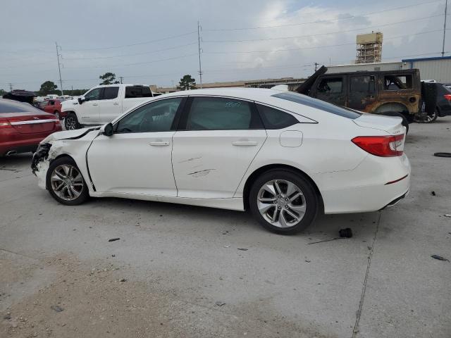 1HGCV1F19JA052776 - 2018 HONDA ACCORD LX WHITE photo 2