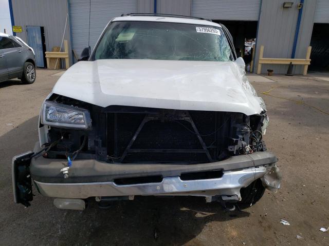 3GNEC12T54G258744 - 2004 CHEVROLET AVALANCHE C1500 WHITE photo 5