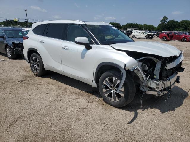 5TDGZRAH7NS545386 - 2022 TOYOTA HIGHLANDER XLE თეთრი ფოტო 4