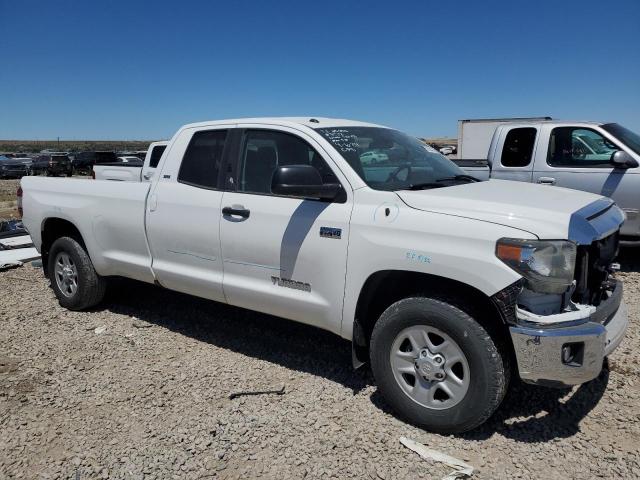 5TFCY5F19JX023790 - 2018 TOYOTA TUNDRA DOUBLE CAB SR/SR5 WHITE photo 4