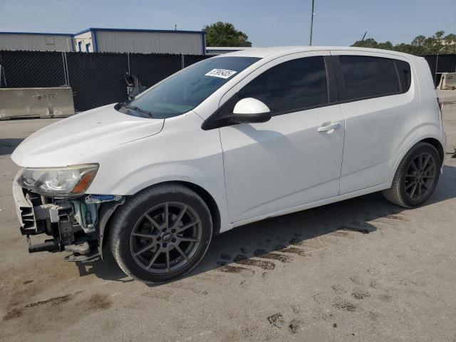 1G1JG6SH6J4106770 - 2018 CHEVROLET SONIC WHITE photo 1