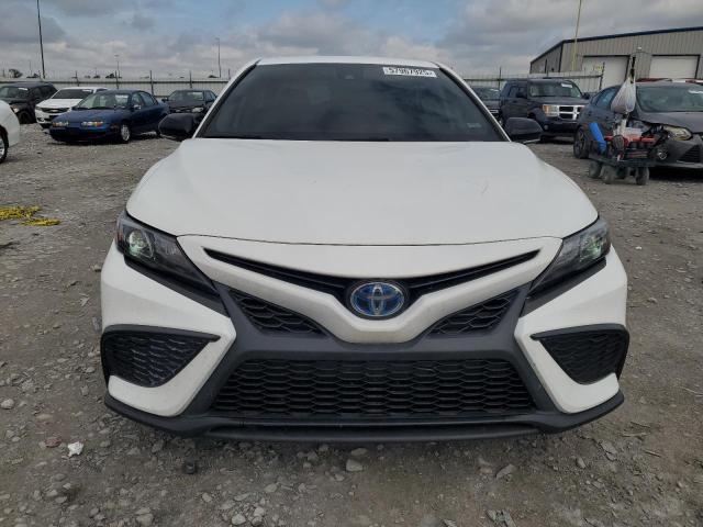 4T1T31AK8PU053585 - 2023 TOYOTA CAMRY SE NIGHT SHADE WHITE photo 5