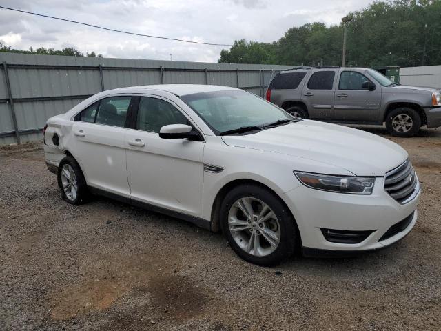 1FAHP2E85GG124457 - 2016 FORD TAURUS SEL WHITE photo 4