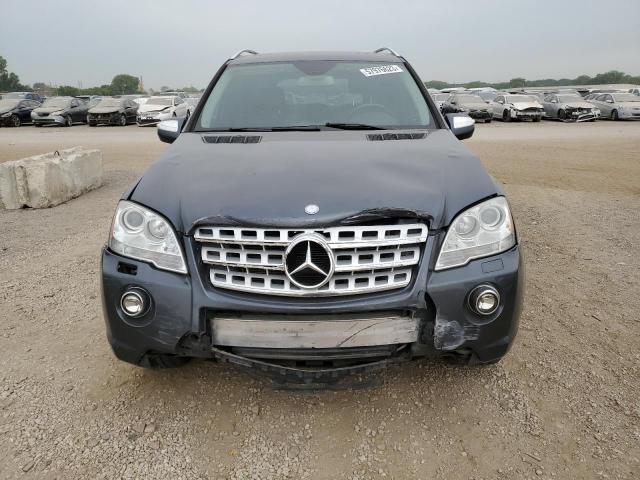 4JGBB7CB3AA542905 - 2010 MERCEDES-BENZ ML 550 4MATIC GRAY photo 5