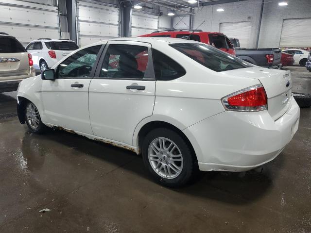 1FAHP35N29W267497 - 2009 FORD FOCUS SE WHITE photo 2