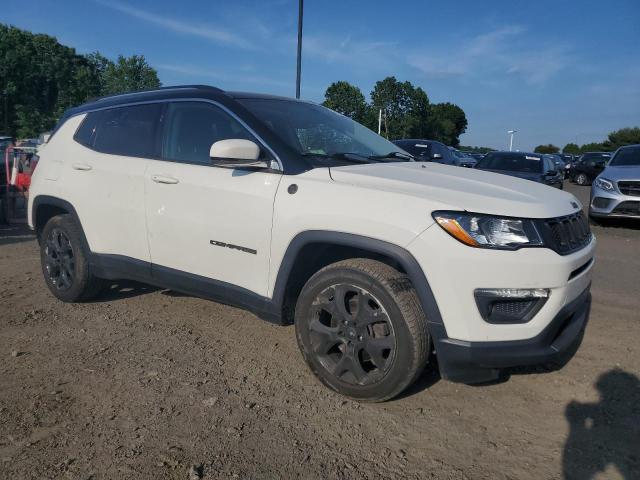 3C4NJDCB9HT611358 - 2017 JEEP COMPASS LIMITED WHITE photo 4