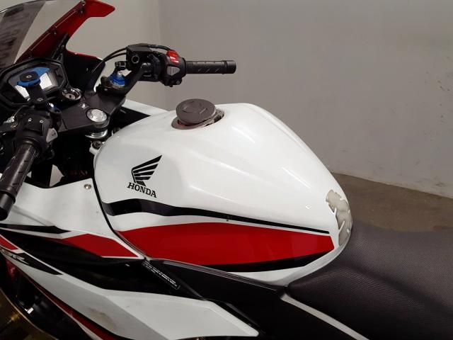 MLHPC4418J5500800 - 2018 HONDA CBR500 R  photo 19