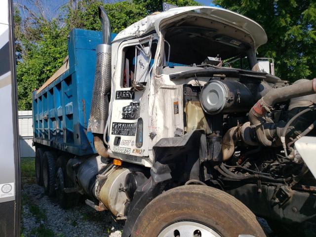 1M2AA18Y5VW067520 - 1997 MACK 600 CH600 WHITE photo 9