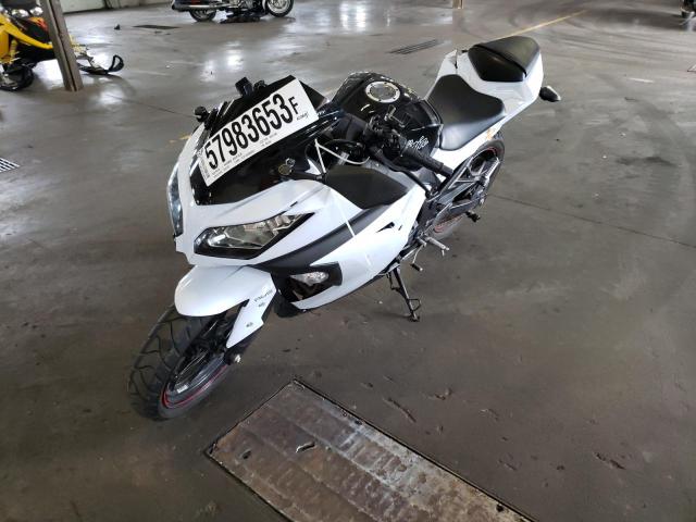 JKAEX8B1XEA005546 - 2014 KAWASAKI EX300 B WHITE photo 2