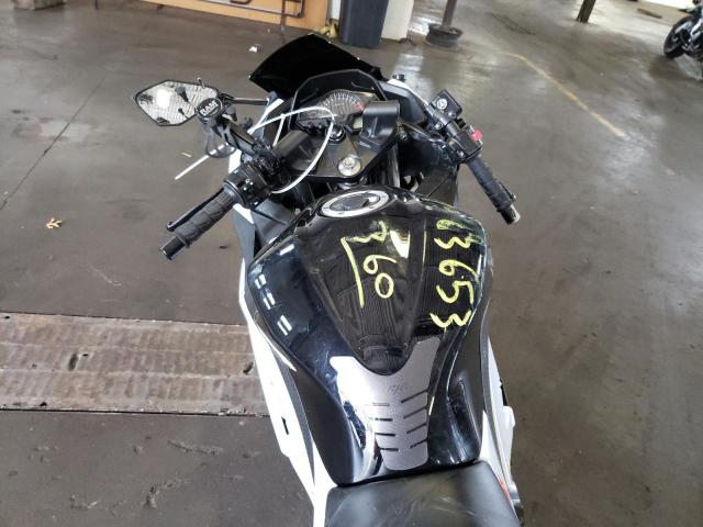 JKAEX8B1XEA005546 - 2014 KAWASAKI EX300 B WHITE photo 5