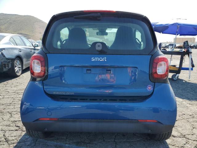 WMEFJ9BA7HK214308 - 2017 SMART FORTWO BLUE photo 6