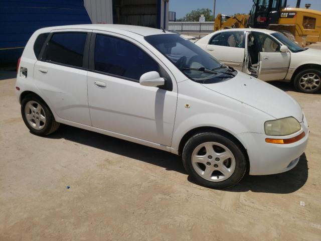 KL1TD62615B292346 - 2005 CHEVROLET AVEO BASE WHITE photo 4