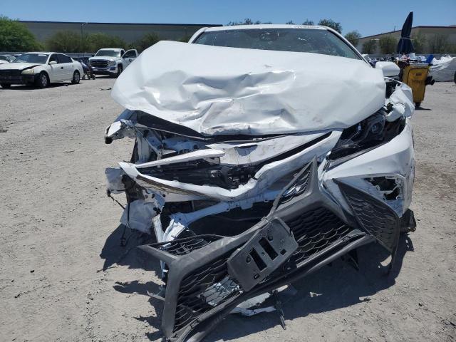 4T1T11AK0RU873541 - 2024 TOYOTA CAMRY SE NIGHT SHADE WHITE photo 5