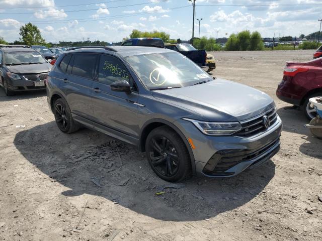 3VVCB7AX7PM056912 - 2023 VOLKSWAGEN TIGUAN SE R-LINE BLACK GRAY photo 4