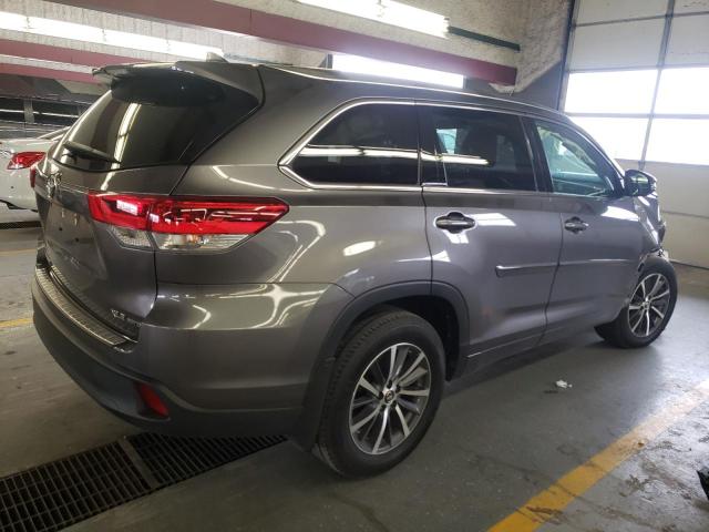 5TDJZRFH9JS836237 - 2018 TOYOTA HIGHLANDER SE GRAY photo 3