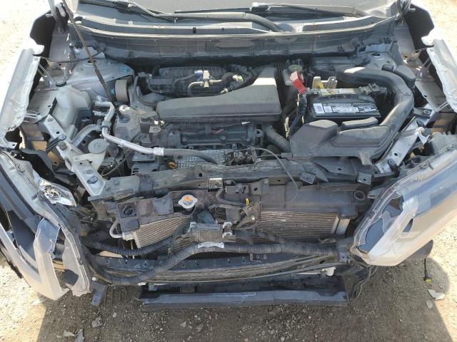 KNMAT2MT4JP546109 - 2018 NISSAN ROGUE S SILVER photo 11
