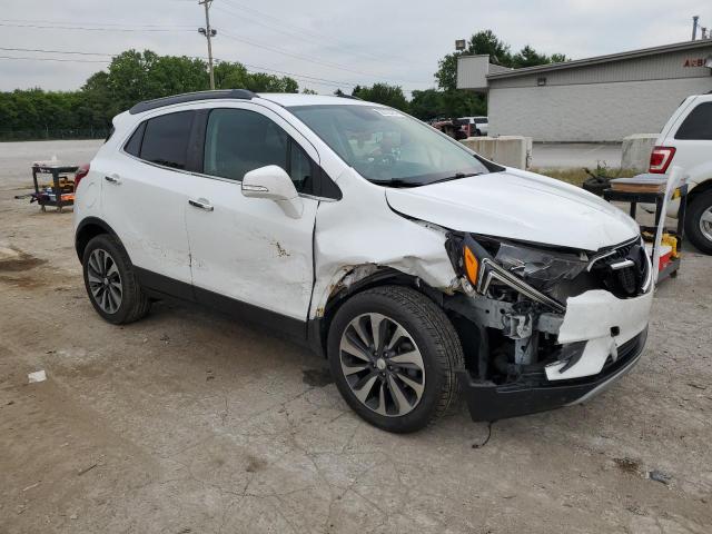 KL4CJFSB4JB651210 - 2018 BUICK ENCORE PREFERRED II WHITE photo 4