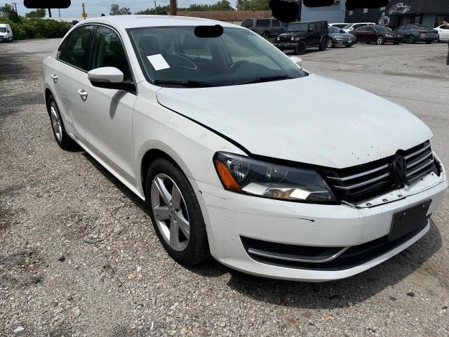 1VWBT7A33FC002606 - 2015 VOLKSWAGEN PASSAT SE WHITE photo 1