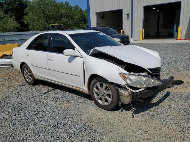 4T1BF30K95U086012 - 2005 TOYOTA CAMRY LE WHITE photo 4