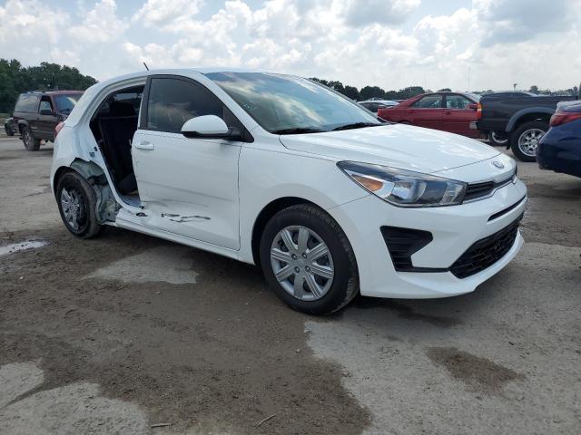 3KPA25AD9ME388453 - 2021 KIA RIO S WHITE photo 4