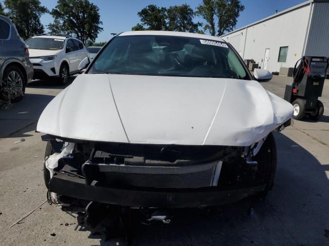 5NPLS4AG1NH075603 - 2022 HYUNDAI ELANTRA SEL WHITE photo 5