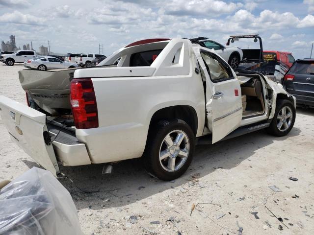 3GNMCGE00DG353051 - 2013 CHEVROLET AVALANCHE LTZ WHITE photo 3