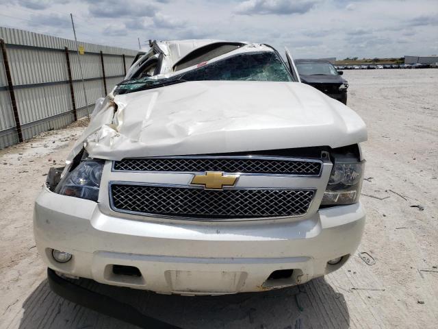 3GNMCGE00DG353051 - 2013 CHEVROLET AVALANCHE LTZ WHITE photo 5