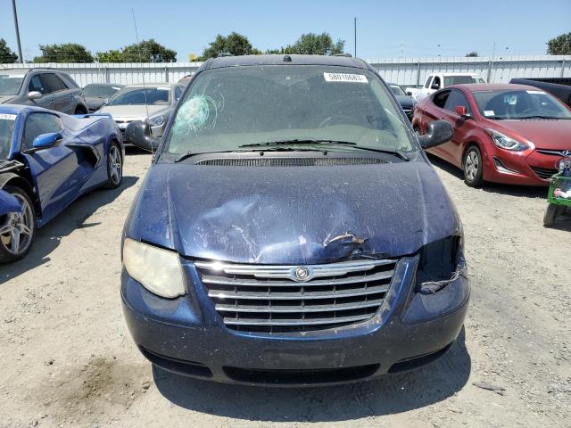 2C4GP44R65R459895 - 2005 CHRYSLER TOWN & COU LX BLUE photo 5