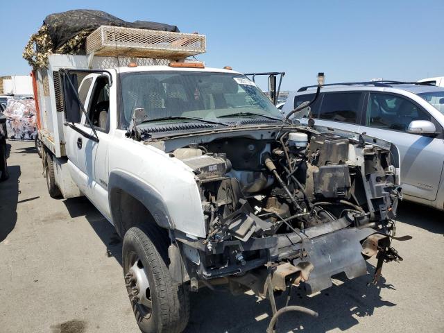 1GBJC39U55E111614 - 2005 CHEVROLET SILVERADO C3500 WHITE photo 4