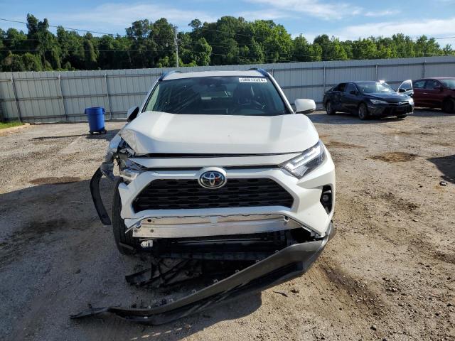 2T3C1RFV8NW205070 - 2022 TOYOTA RAV4 XLE PREMIUM WHITE photo 5