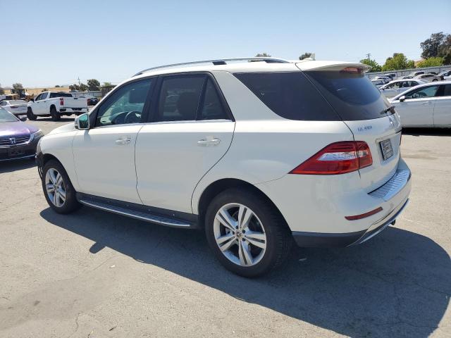 4JGDA5HB0DA181193 - 2013 MERCEDES-BENZ ML 350 4MATIC WHITE photo 2