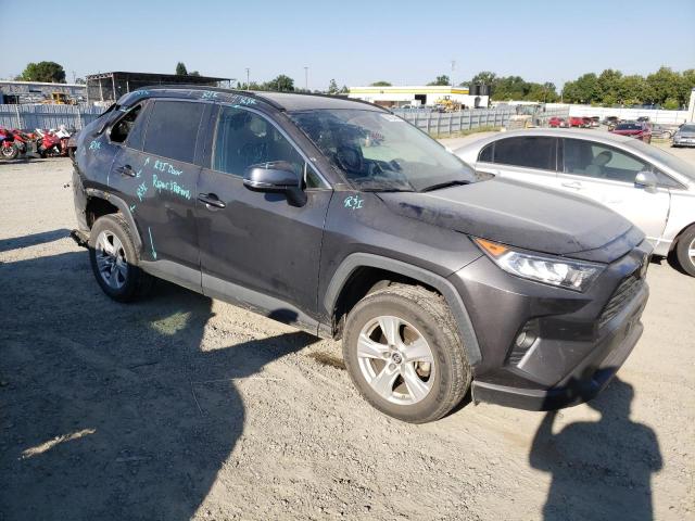 2T3P1RFVXKW005076 - 2019 TOYOTA RAV4 XLE GRAY photo 4