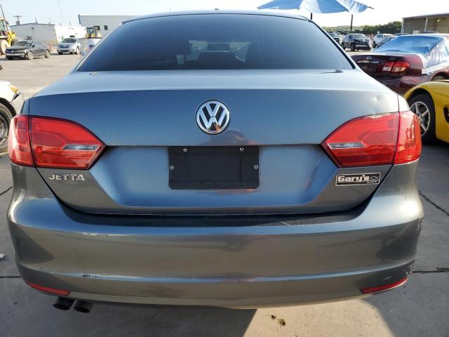3VW2K7AJ9EM226946 - 2014 VOLKSWAGEN JETTA BASE رمادي صورة 6
