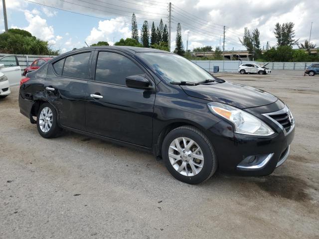 3N1CN7AP4JL844018 - 2018 NISSAN VERSA S BLACK photo 4