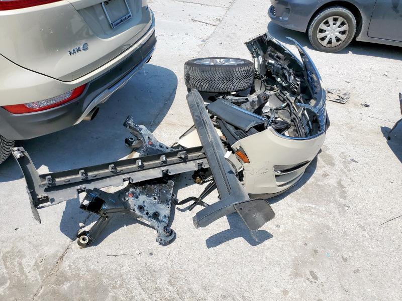 5LMCJ2C98JUL04650 - 2018 LINCOLN MKC SELECT BEIGE photo 13