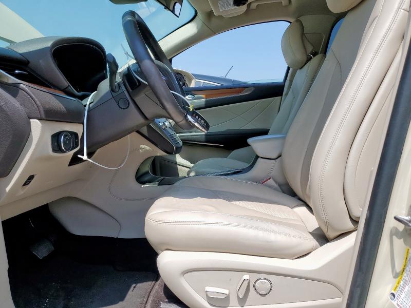 5LMCJ2C98JUL04650 - 2018 LINCOLN MKC SELECT BEIGE photo 7