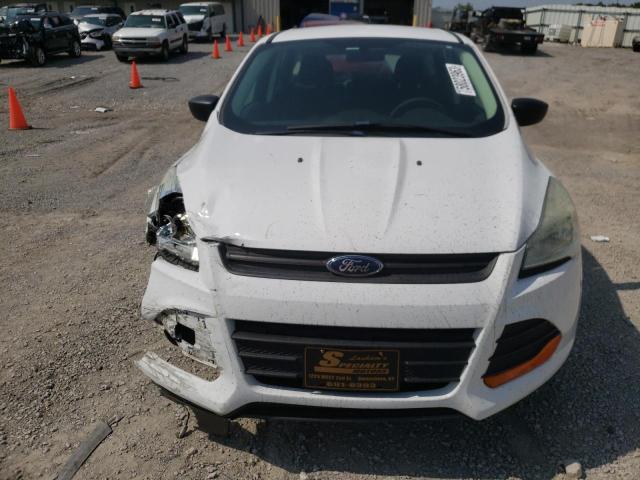 1FMCU0F77EUE56577 - 2014 FORD ESCAPE S WHITE photo 5