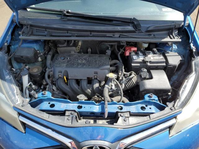 VNKKTUD31FA021588 - 2015 TOYOTA YARIS BLUE photo 11