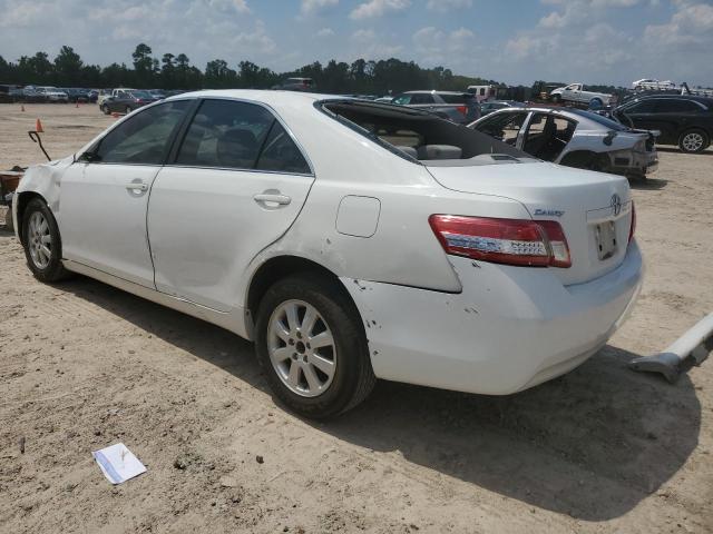 4T1BF3EK9AU580972 - 2010 TOYOTA CAMRY BASE WHITE photo 2